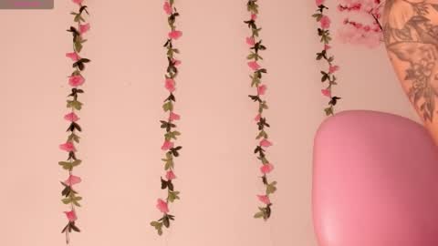 dahiana online show from 02/18/26, 07:32