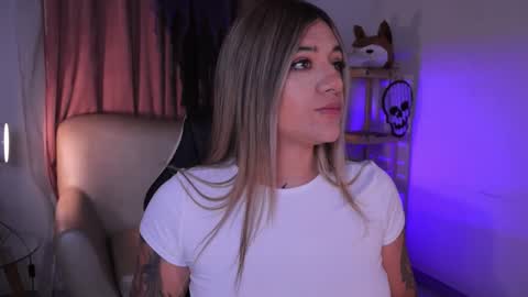 Ashley Lauren online show from 10/20/25, 04:02