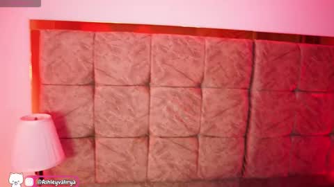 Ashley Lauren online show from 02/25/26, 04:00