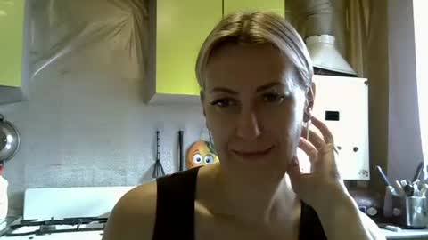 Snapshot of ashleyxhoney chatting on 09/18/25, 06:59 AshleyXHoney online show from 09/18/25, 06:59