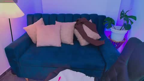 Ashleyy18   online show from 04/22/26, 01:08