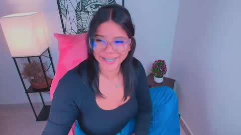Ashleyy18   online show from 04/24/26, 01:30