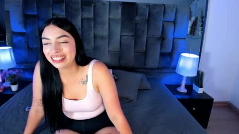 Snapshot of ashly_bloom chatting on 05/20/26, 03:34 Ashly online show from 05/20/26, 03:34