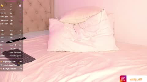 Snapshot of ashly_z chatting on 01/14/25, 01:58 Ashly online show from 01/14/25, 01:58