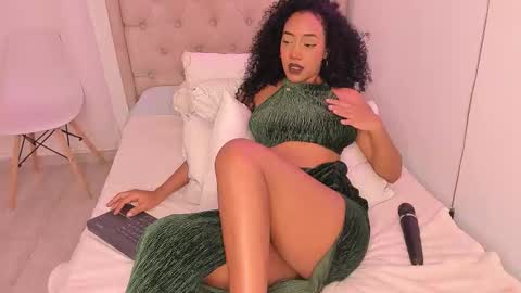 Snapshot of ashly_z chatting on 09/23/25, 01:25 Ashly online show from 09/23/25, 01:25