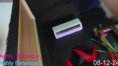 Ashly Betancur  online show from 12/08/24, 06:22