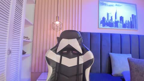 ashlye_miller_ online show from 11/21/25, 04:00