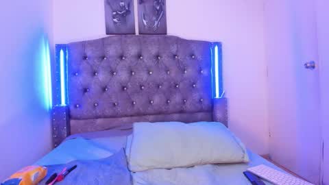 ashlye_rose0 online show from 11/17/25, 12:44