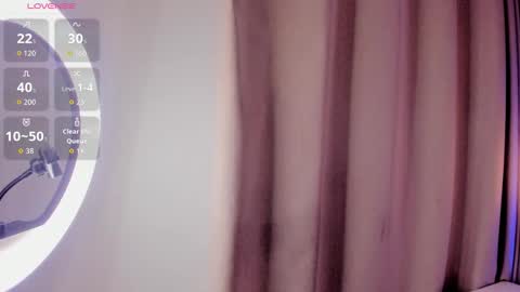 Snapshot of ashlye_white chatting on 10/25/25, 02:41 ashlye_white online show from 10/25/25, 02:41