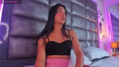 Snapshot of ashlymillerr_ chatting on 07/21/26, 07:27 ashlymillerr_ online show from 07/21/26, 07:27