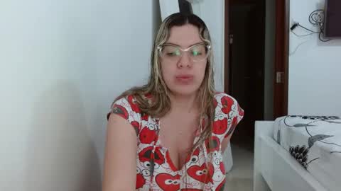 Snapshot of ashlymoon chatting on 01/06/25, 05:49 AshlyMoon online show from 01/06/25, 05:49