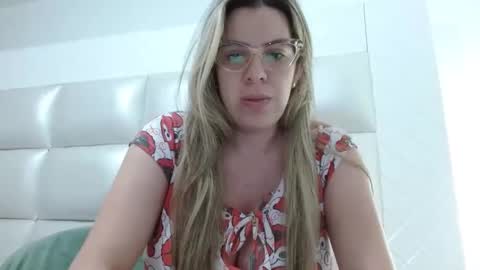 Snapshot of ashlymoon chatting on 01/06/25, 11:52 AshlyMoon online show from 01/06/25, 11:52