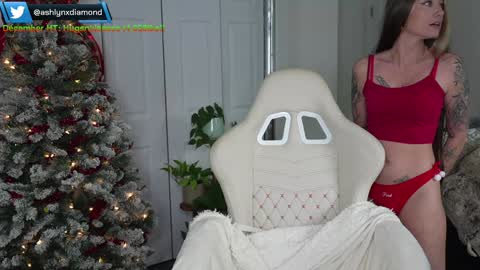 Snapshot of ashlyndiamond chatting on 12/23/24, 10:23 Ashlyndiamond online show from 12/23/24, 10:23