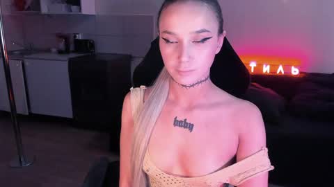 Snapshot of ashmila chatting on 05/20/26, 05:35 Mila online show from 05/20/26, 05:35