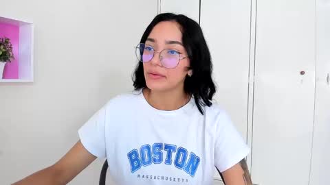 Snapshot of asiam_brunet chatting on 01/27/25, 12:58 Camila online show from 01/27/25, 12:58