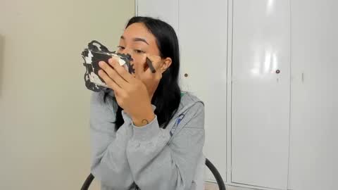 Snapshot of asiam_brunet chatting on 02/24/25, 12:48 Camila online show from 02/24/25, 12:48