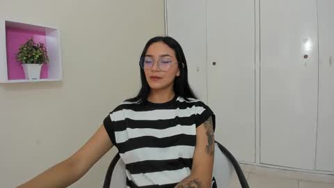 Snapshot of asiam_brunet chatting on 02/26/25, 12:58 Camila online show from 02/26/25, 12:58