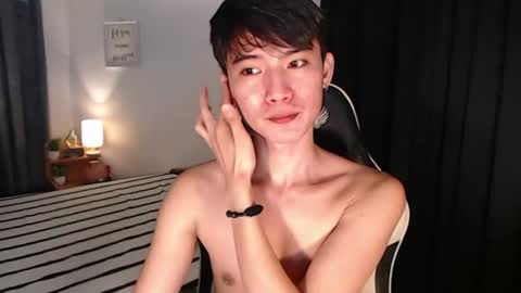Snapshot of asian_cutiebaexx chatting on 08/03/26, 10:24 Pat online show from 08/03/26, 10:24