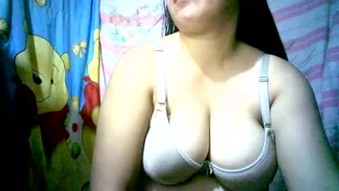 Snapshot of asian_fantasm21 chatting on 08/10/26, 01:09 Mica online show from 08/10/26, 01:09