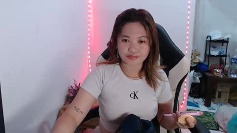 bb girl online show from 11/12/25, 03:07