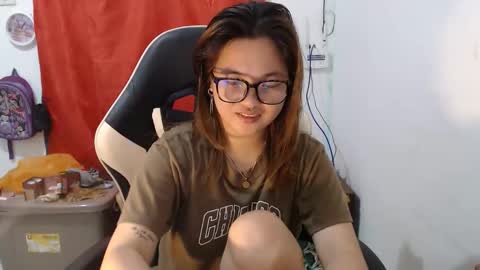 bb girl online show from 12/19/25, 02:29