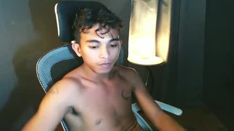 Snapshot of asian_hunk_moreno chatting on 06/23/26, 05:00 Yuri online show from 06/23/26, 05:00