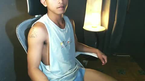 Snapshot of asian_hunk_moreno chatting on 06/24/26, 04:39 Yuri online show from 06/24/26, 04:39