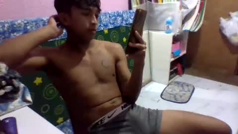 Snapshot of asian_hunk_moreno chatting on 08/03/26, 10:10 Yuri online show from 08/03/26, 10:10