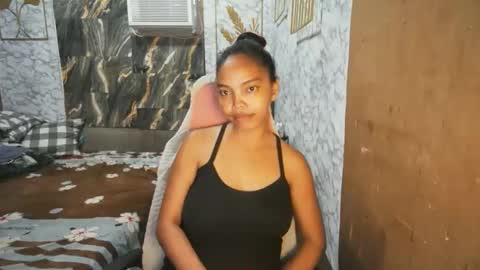 Snapshot of asian_janeth chatting on 02/22/26, 12:01 im janeth single mom online show from 02/22/26, 12:01