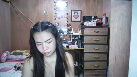 Snapshot of asian_llory chatting on 09/18/25, 12:01 asian_llory online show from 09/18/25, 12:01