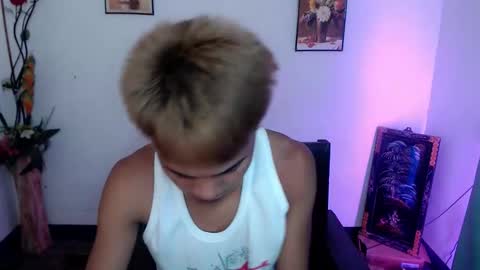 asian_lover05 online show from 09/24/25, 03:59