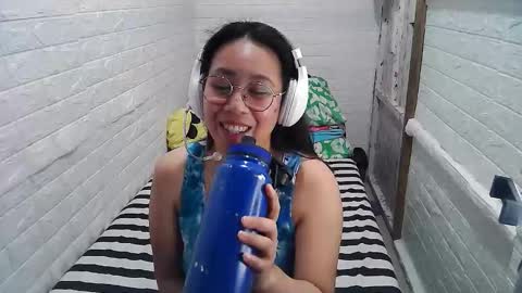 Snapshot of asian_sexydimples chatting on 03/08/25, 03:45 Trixie online show from 03/08/25, 03:45