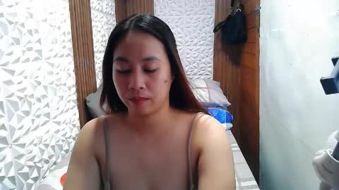 Snapshot of asian_sexydimples chatting on 06/05/26, 06:31 Trixie online show from 06/05/26, 06:31