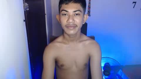 Snapshot of asiancockhero22 chatting on 01/22/25, 10:37 HERO online show from 01/22/25, 10:37