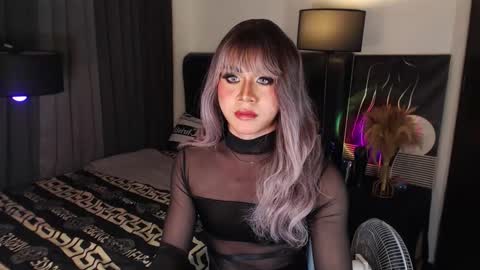 kylie online show from 10/10/25, 12:37