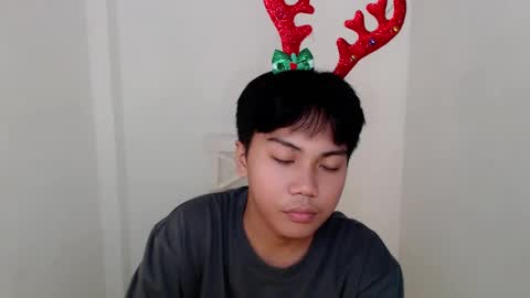 Snapshot of asiancutie0 chatting on 12/23/24, 11:06 online show from 12/23/24, 11:06