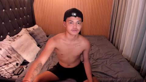 Snapshot of asianhugescott chatting on 10/25/25, 10:56 VICTORIA SCOTT online show from 10/25/25, 10:56