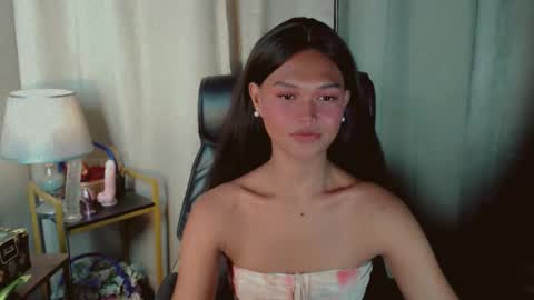 Snapshot of asiankianna chatting on 05/24/26, 10:42 Kianna online show from 05/24/26, 10:42