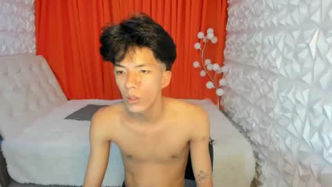 Snapshot of asiankingfucker chatting on 05/22/26, 04:01 asiankingfucker online show from 05/22/26, 04:01