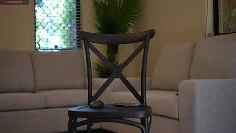 Snapshot of asianpina chatting on 11/10/25, 11:37 Anne online show from 11/10/25, 11:37