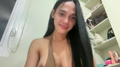 Snapshot of asianpinay1229 chatting on 09/28/25, 09:31 Patricia online show from 09/28/25, 09:31
