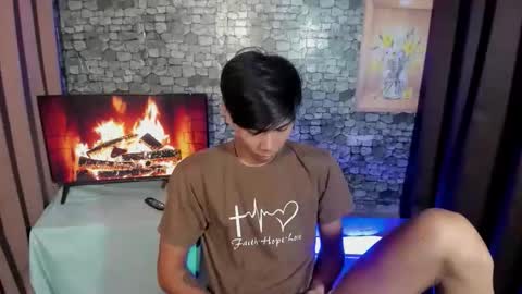 Snapshot of asianplayboyx chatting on 11/05/25, 04:40 mark online show from 11/05/25, 04:40