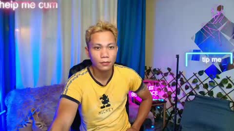 Snapshot of asianprince21 chatting on 05/04/26, 01:56 Prince online show from 05/04/26, 01:56