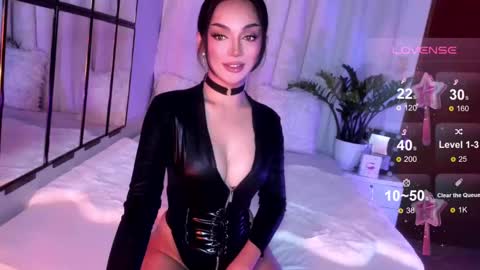 Miss Nia online show from 12/16/24, 07:43