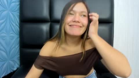 Snapshot of asianslut_ chatting on 04/28/26, 05:01 AsianSlut online show from 04/28/26, 05:01