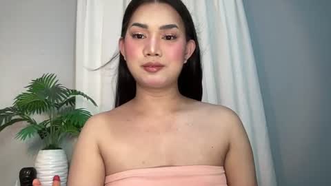 Snapshot of asiansweet_lily chatting on 07/08/26, 12:04 Lily online show from 07/08/26, 12:04