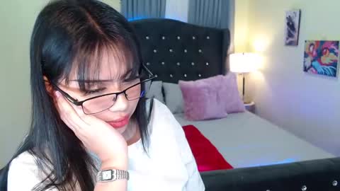 Snapshot of asias_hotkiara chatting on 01/12/25, 12:55 KIARA online show from 01/12/25, 12:55