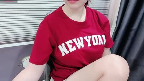 Snapshot of asiasweety chatting on 05/15/26, 01:23 SoHye online show from 05/15/26, 01:23