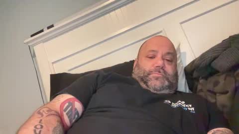 Snapshot of asilnjd chatting on 12/17/25, 05:52 Asilnjd call me sil online show from 12/17/25, 05:52