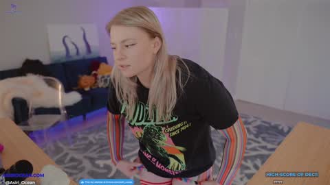 Snapshot of asiri_ocean chatting on 12/10/24, 03:20 Asiri pronounced Ah-siri Please no nicknames 3 online show from 12/10/24, 03:20